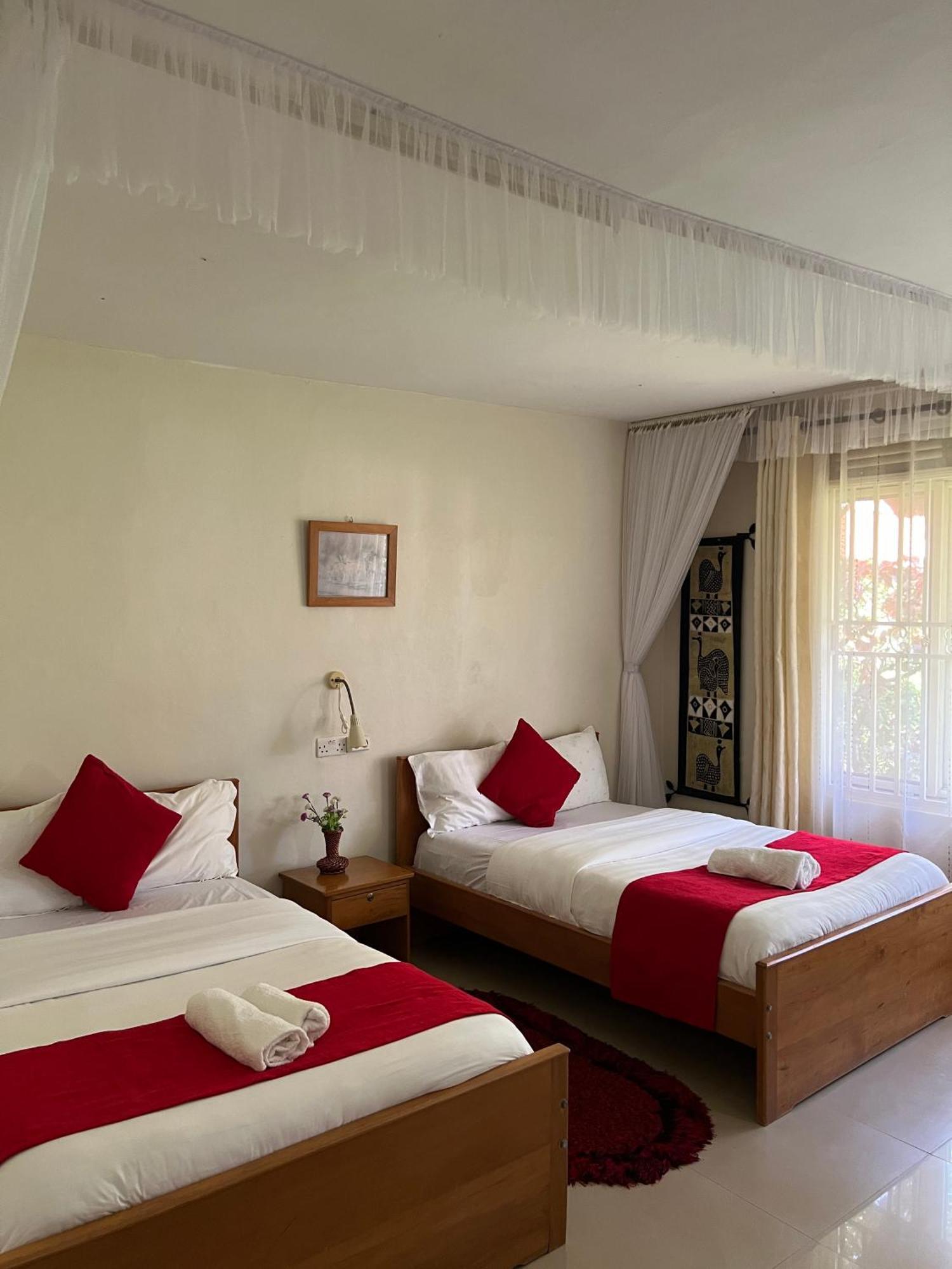 Sunset Hotel Энтеббе Экстерьер фото