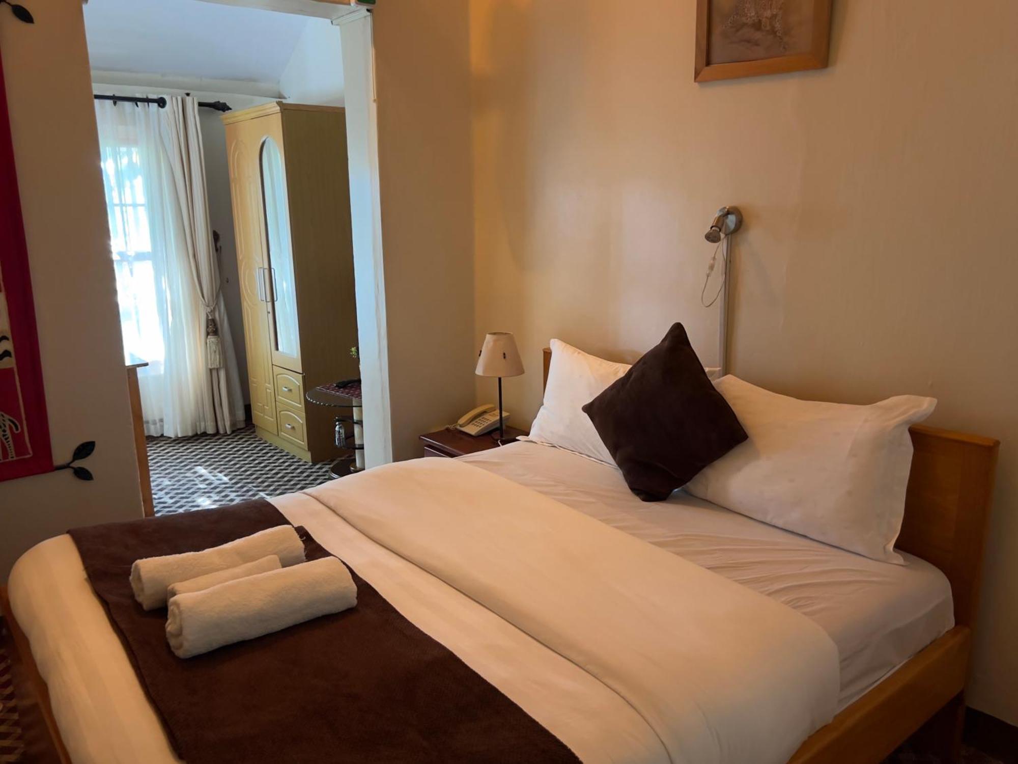 Sunset Hotel Энтеббе Экстерьер фото