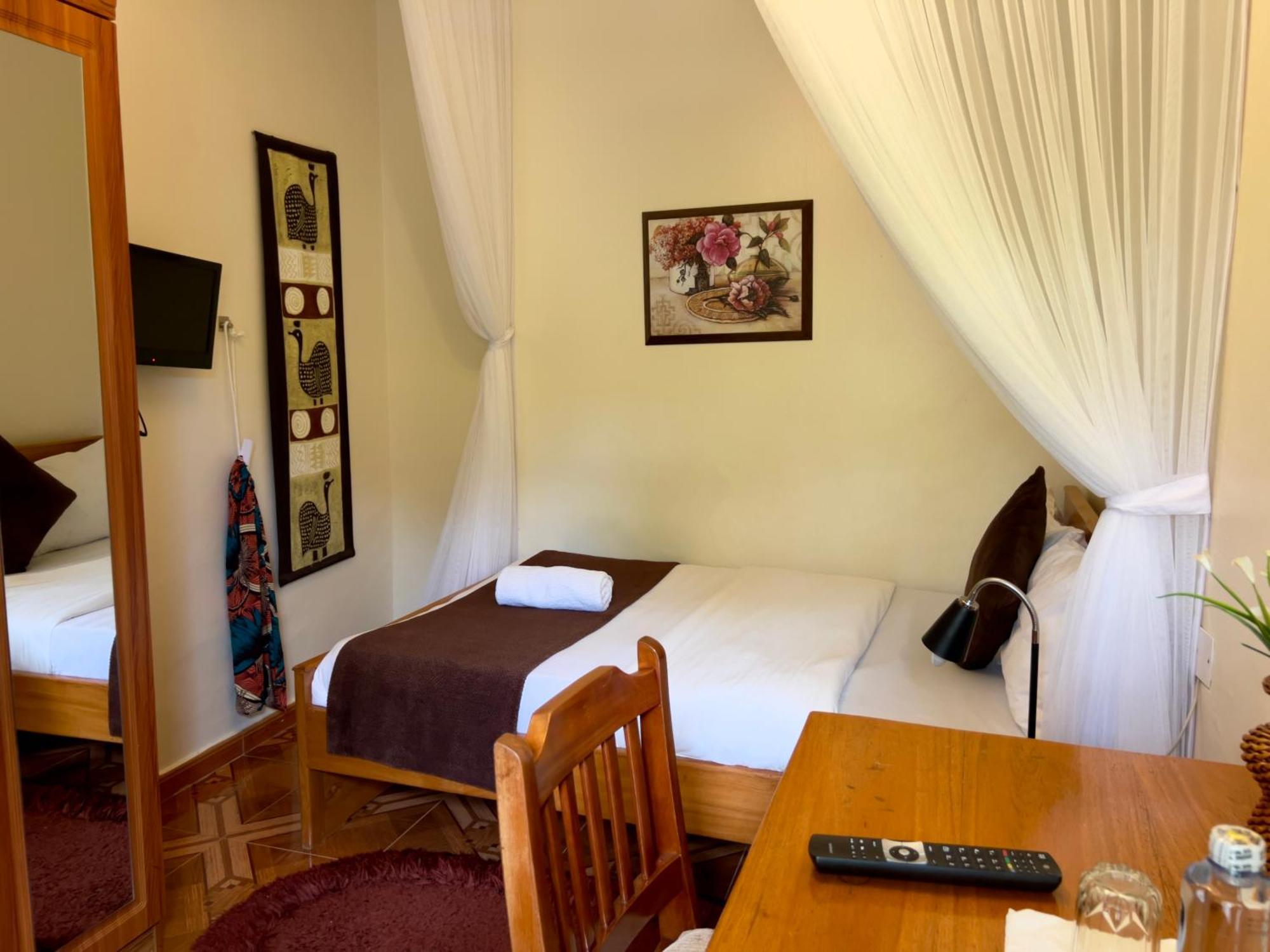 Sunset Hotel Энтеббе Экстерьер фото